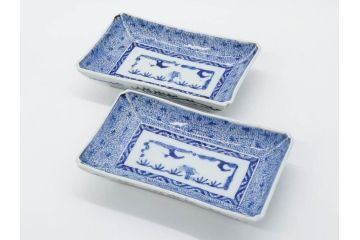 江戸期　成化年製　古伊万里　染付　微塵唐草　松竹梅文　約20cm　6.6寸　お料理を引き立ててくれる長皿2枚セット(角皿、和食器、和皿、六寸六分)(R-080999)