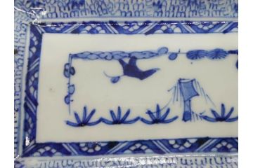 江戸期　成化年製　古伊万里　染付　微塵唐草　松竹梅文　約20cm　6.6寸　お料理を引き立ててくれる長皿2枚セット(角皿、和食器、和皿、六寸六分)(R-080999)