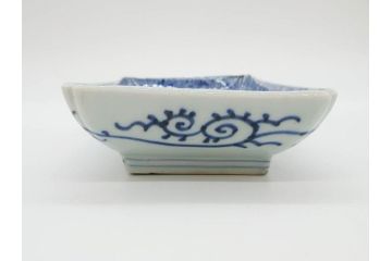 江戸期　成化年製　古伊万里　染付　微塵唐草　松竹梅文　約20cm　6.6寸　お料理を引き立ててくれる長皿2枚セット(角皿、和食器、和皿、六寸六分)(R-080999)
