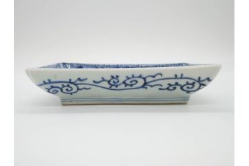 江戸期　成化年製　古伊万里　染付　微塵唐草　松竹梅文　約20cm　6.6寸　お料理を引き立ててくれる長皿2枚セット(角皿、和食器、和皿、六寸六分)(R-080999)