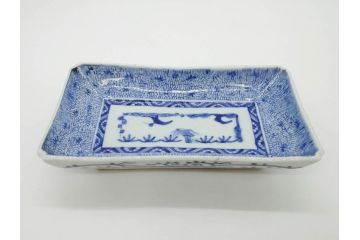 江戸期　成化年製　古伊万里　染付　微塵唐草　松竹梅文　約20cm　6.6寸　お料理を引き立ててくれる長皿2枚セット(角皿、和食器、和皿、六寸六分)(R-080999)