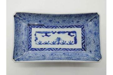 江戸期　成化年製　古伊万里　染付　微塵唐草　松竹梅文　約20cm　6.6寸　匠の美技が光る長皿2枚セット(角皿、和食器、和皿、六寸六分)(R-081000)