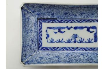 江戸期　成化年製　古伊万里　染付　微塵唐草　松竹梅文　約20cm　6.6寸　匠の美技が光る長皿2枚セット(角皿、和食器、和皿、六寸六分)(R-081000)