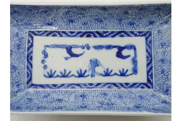 江戸期　成化年製　古伊万里　染付　微塵唐草　松竹梅文　約20cm　6.6寸　落ち着いた佇まいの長皿2枚セット(角皿、和食器、和皿、六寸六分)(R-081001)