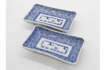 江戸期　成化年製　古伊万里　染付　微塵唐草　松竹梅文　約21cm　6.7寸　和の雰囲気漂う長皿2枚セット(角皿、和食器、和皿、六寸七分)(R-081002)