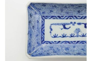 江戸期　成化年製　古伊万里　染付　微塵唐草　松竹梅文　約21cm　6.7寸　和の雰囲気漂う長皿2枚セット(角皿、和食器、和皿、六寸七分)(R-081002)
