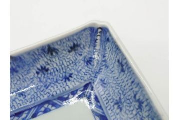 江戸期　成化年製　古伊万里　染付　微塵唐草　松竹梅文　約21cm　6.7寸　和の雰囲気漂う長皿2枚セット(角皿、和食器、和皿、六寸七分)(R-081002)