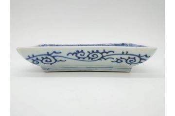 江戸期　成化年製　古伊万里　染付　微塵唐草　松竹梅文　約21cm　6.7寸　和の雰囲気漂う長皿2枚セット(角皿、和食器、和皿、六寸七分)(R-081002)