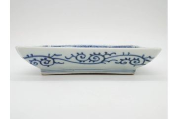 江戸期　成化年製　古伊万里　染付　微塵唐草　松竹梅文　約21cm　6.7寸　和の雰囲気漂う長皿2枚セット(角皿、和食器、和皿、六寸七分)(R-081002)