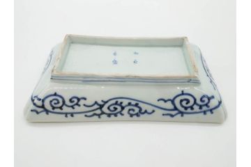 江戸期　成化年製　古伊万里　染付　微塵唐草　松竹梅文　約21cm　6.7寸　和の雰囲気漂う長皿2枚セット(角皿、和食器、和皿、六寸七分)(R-081002)