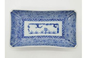 江戸期　成化年製　古伊万里　染付　微塵唐草　松竹梅文　約21cm　6.7寸　和の雰囲気漂う長皿2枚セット(角皿、和食器、和皿、六寸七分)(R-081002)