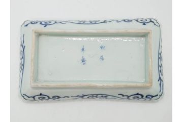 江戸期　成化年製　古伊万里　染付　微塵唐草　松竹梅文　約21cm　6.7寸　和の雰囲気漂う長皿2枚セット(角皿、和食器、和皿、六寸七分)(R-081002)