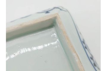 江戸期　成化年製　古伊万里　染付　微塵唐草　松竹梅文　約21cm　6.7寸　和の雰囲気漂う長皿2枚セット(角皿、和食器、和皿、六寸七分)(R-081002)