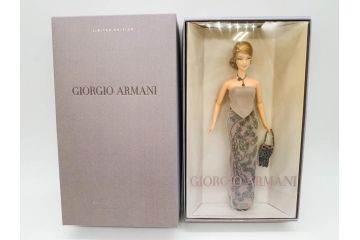 GIORGIO ARMANI BARBIE DOLL(ジョルジオ アルマーニ バービー人形)　高さ 約30cm　エレガントな雰囲気が魅力の人形(LIMITED EDITION 、リミテッドエディション、COLLECTIBLES、共箱付き)(R-081005)