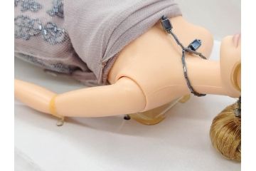 GIORGIO ARMANI BARBIE DOLL(ジョルジオ アルマーニ バービー人形)　高さ 約30cm　エレガントな雰囲気が魅力の人形(LIMITED EDITION 、リミテッドエディション、COLLECTIBLES、共箱付き)(R-081005)