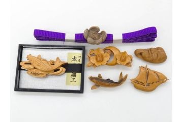 木製　本つげ細工　細かな彫りが見事な帯留6点セット(在銘作家物、介山、鯉、魚、翁面、帆船、花、月?、着物道具、和装小物、アクセサリー、帯締め、帯留め)(R-081010)