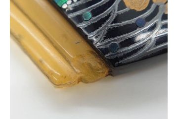 アンティーク　時代物　螺鈿細工　べっ甲(鼈甲)　オパール　上品な雰囲気の帯留2点セット(蝶、花、菊、扇、帯締め、帯留め、着物道具、和装小物、アクセサリー)(R-081011)