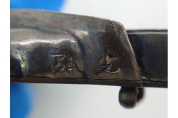 アンティーク　時代物　金工　彫金　気品を感じる帯留7点セット(在銘作家物、弘光、ハト、鳩、ツル、鶴、花、波に千鳥、観世水、帯留め、着物道具、和装小物、アクセサリー、ケース付き)(R-081012)
