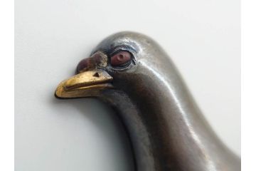 アンティーク　時代物　金工　彫金　気品を感じる帯留7点セット(在銘作家物、弘光、ハト、鳩、ツル、鶴、花、波に千鳥、観世水、帯留め、着物道具、和装小物、アクセサリー、ケース付き)(R-081012)