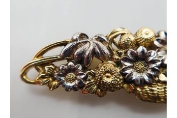 アンティーク　時代物　金工　彫金　気品を感じる帯留7点セット(在銘作家物、弘光、ハト、鳩、ツル、鶴、花、波に千鳥、観世水、帯留め、着物道具、和装小物、アクセサリー、ケース付き)(R-081012)
