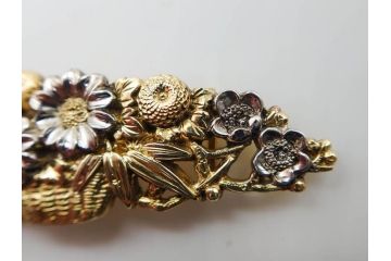 アンティーク　時代物　金工　彫金　気品を感じる帯留7点セット(在銘作家物、弘光、ハト、鳩、ツル、鶴、花、波に千鳥、観世水、帯留め、着物道具、和装小物、アクセサリー、ケース付き)(R-081012)