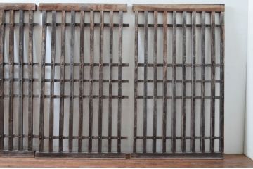 アンティーク建具　時代を経た趣が感じられる荒格子窓1組、4枚セット(格子戸、引き戸)(R-081016)