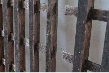 アンティーク建具　時代を経た趣が感じられる荒格子窓1組、4枚セット(格子戸、引き戸)(R-081016)