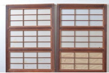 アンティーク建具　腰板欅(ケヤキ)材　裏障子付きの幅狭格子戸2枚セット(引き戸、障子戸、ガラス戸)(R-081027)