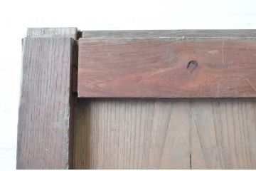 アンティーク建具　欅(ケヤキ)材　栗材　庄内地方　重厚感のある金具が目を惹かれる迫力のある蔵戸1枚(玄関戸、引き戸)(R-081029)