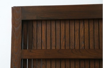 アンティーク建具　最高級　重厚感のある金具が魅力的な格子蔵戸　(R-081030)