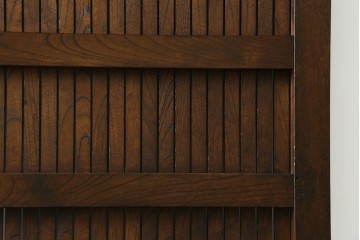 アンティーク建具　最高級　重厚感のある金具が魅力的な格子蔵戸　(R-081030)