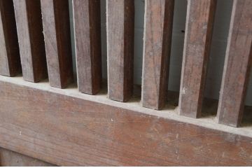 アンティーク建具　大振り!!　総欅(ケヤキ)材　経年によって増した味わいが魅力の大きな格子蔵戸1枚(引き戸、玄関戸、格子戸)(R-081033)