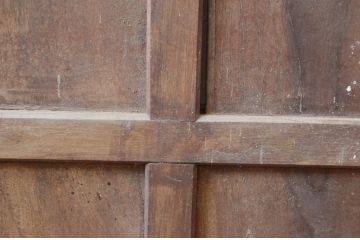 アンティーク建具　大振り!!　総欅(ケヤキ)材　経年によって増した味わいが魅力の大きな格子蔵戸1枚(引き戸、玄関戸、格子戸)(R-081033)