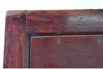 アンティーク建具　希少デザイン　上手物!　総欅材(ケヤキ)　鉄格子の小窓付きの重厚感あふれる蔵戸1枚(玄関戸、引き戸)(R-081035)