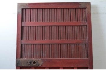 アンティーク建具　上手物!!　北陸産　総欅(ケヤキ)材　古い木味や金具が時代の流れを感じる格子蔵戸1枚(格子戸、引き戸、玄関戸)(R-081037)