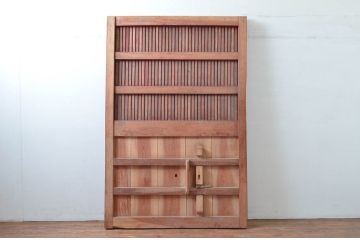アンティーク建具　上手物!!　北陸産　総欅(ケヤキ)材　古い木味や金具が時代の流れを感じる格子蔵戸1枚(格子戸、引き戸、玄関戸)(R-081037)