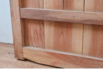 アンティーク建具　上手物!!　北陸産　総欅(ケヤキ)材　古い木味や金具が時代の流れを感じる格子蔵戸1枚(格子戸、引き戸、玄関戸)(R-081037)