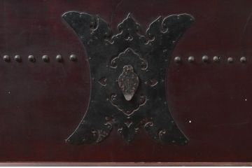 アンティーク建具　上手物!!　漆塗り　細かなマス目格子のガラス入り蔵戸1枚(升目格子、きつね格子、狐格子、格子戸、引き戸、ガラス戸)(R-081038)