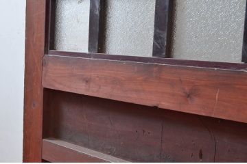 アンティーク建具　上手物!!　漆塗り　細かなマス目格子のガラス入り蔵戸1枚(升目格子、きつね格子、狐格子、格子戸、引き戸、ガラス戸)(R-081038)