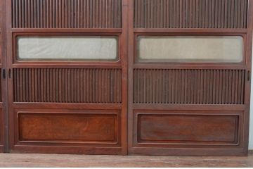 アンティーク建具　最高級!!　上手物!!　腰板欅(ケヤキ)材　上質な和の空間を演出する凝った作りの格子戸4枚セット(障子戸、引き戸)(R-081040)