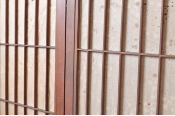 アンティーク建具　最高級!!　上手物!!　腰板欅(ケヤキ)材　上質な和の空間を演出する凝った作りの格子戸4枚セット(障子戸、引き戸)(R-081040)