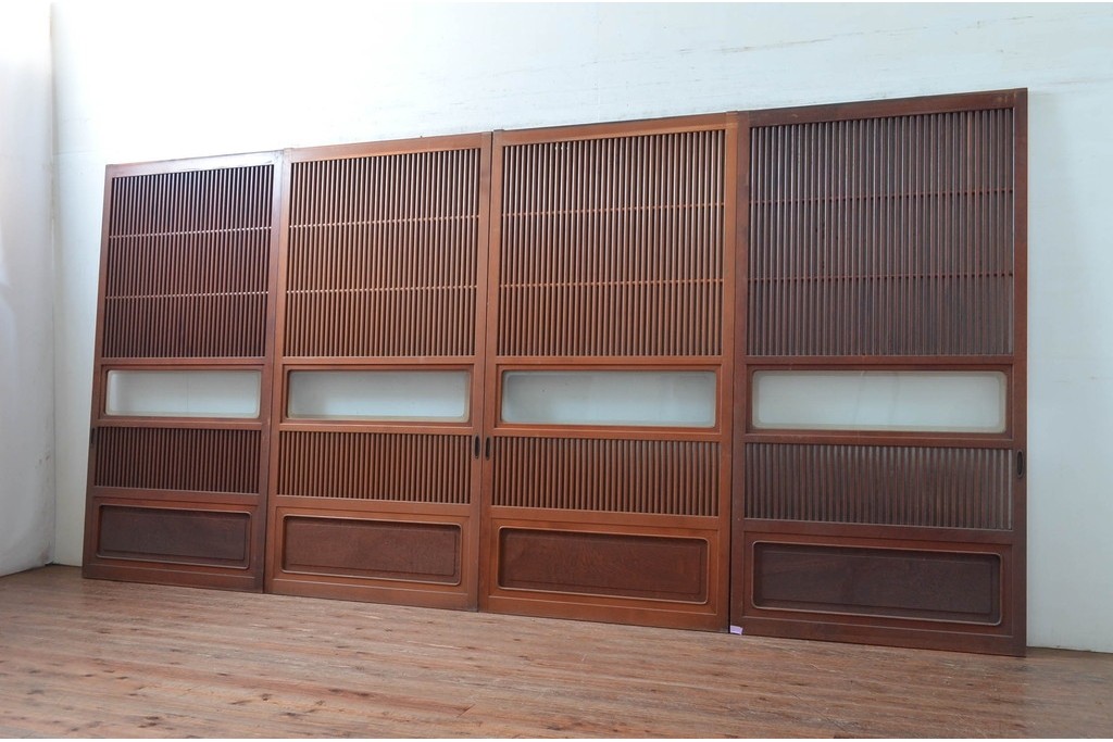 アンティーク建具　激レア!!　希少　特注品　腰板欅(ケヤキ)材　玉杢　両面格子仕上げが見事な最高級のガラス入り格子戸4枚セット　(R-081041)