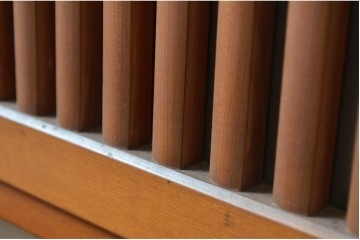 アンティーク建具　激レア!!　希少　特注品　腰板欅(ケヤキ)材　玉杢　両面格子仕上げが見事な最高級のガラス入り格子戸4枚セット　(R-081041)