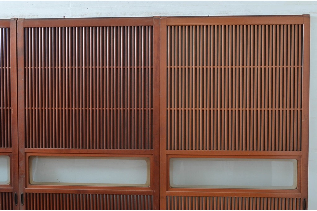 アンティーク建具　激レア!!　希少　特注品　腰板欅(ケヤキ)材　玉杢　両面格子仕上げが見事な最高級のガラス入り格子戸4枚セット　(R-081041)