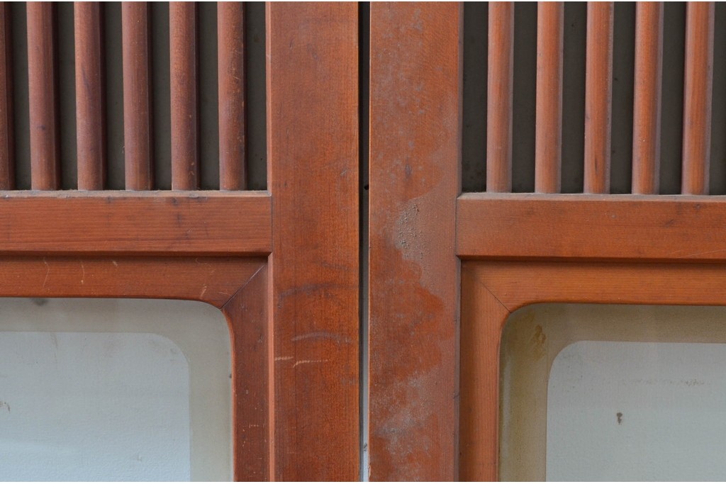 アンティーク建具　激レア!!　希少　特注品　腰板欅(ケヤキ)材　玉杢　両面格子仕上げが見事な最高級のガラス入り格子戸4枚セット　(R-081041)