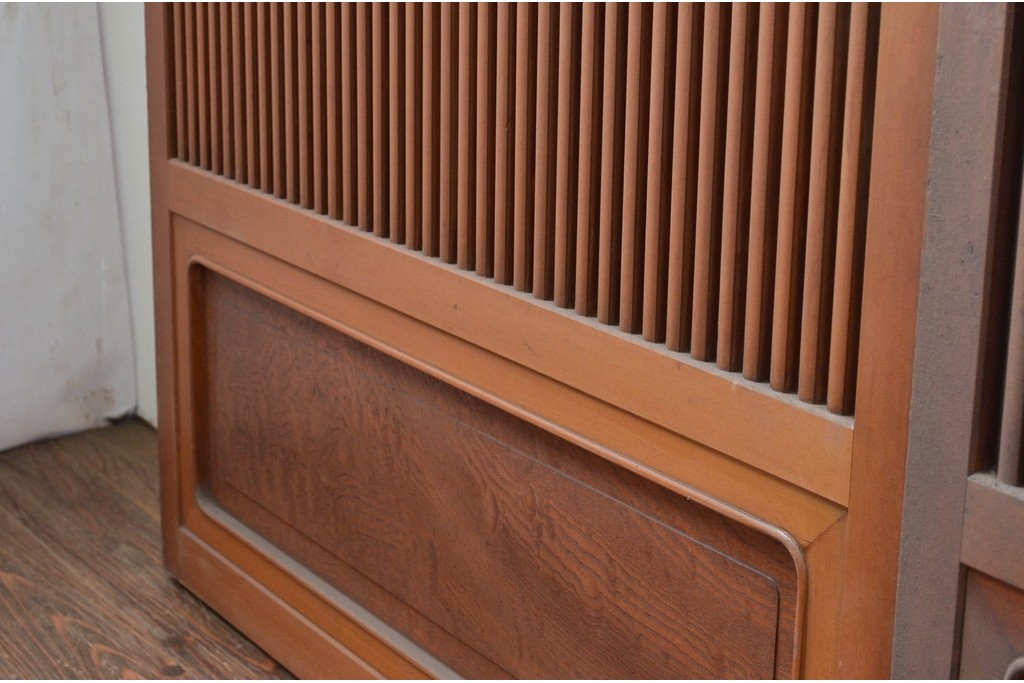 アンティーク建具　激レア!!　希少　特注品　腰板欅(ケヤキ)材　玉杢　両面格子仕上げが見事な最高級のガラス入り格子戸4枚セット　(R-081041)