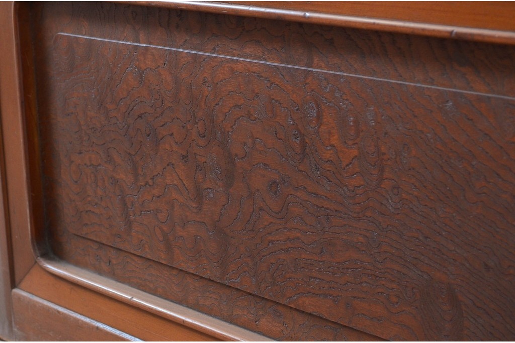 アンティーク建具　激レア!!　希少　特注品　腰板欅(ケヤキ)材　玉杢　両面格子仕上げが見事な最高級のガラス入り格子戸4枚セット　(R-081041)