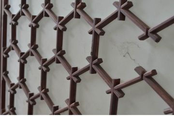 アンティーク建具　希少デザイン　3種類の素敵なデザインが楽しめる組子入りガラス扉1枚(ドア、木製扉)(R-081042)