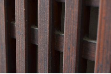 アンティーク建具　長い歴史を刻んだ風合いが魅力的なガラス入り格子帯戸2枚セット(格子戸、板戸、引き戸)(R-081050)