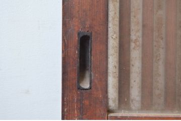 アンティーク建具　長い歴史を刻んだ風合いが魅力的なガラス入り格子帯戸2枚セット(格子戸、板戸、引き戸)(R-081050)